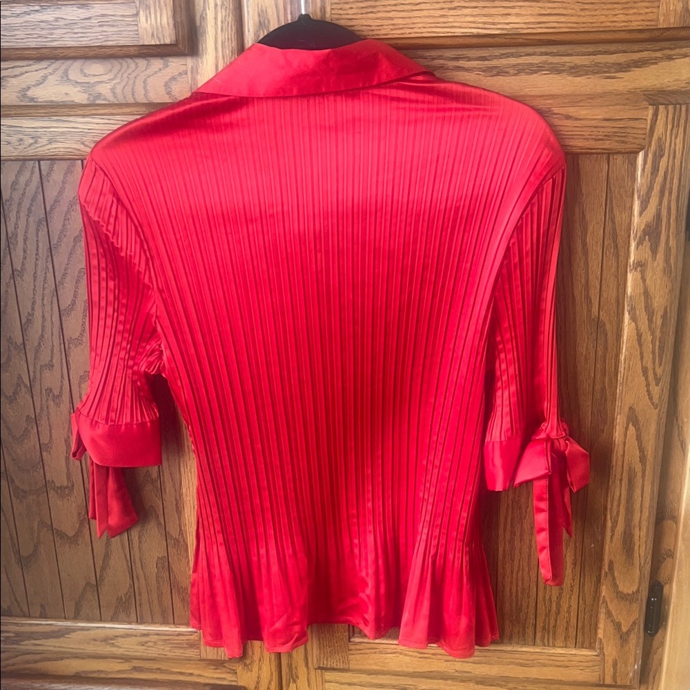 Sunny Leigh Red Pleated Button Down Shirt SZ Med - Picture 7 of 7
